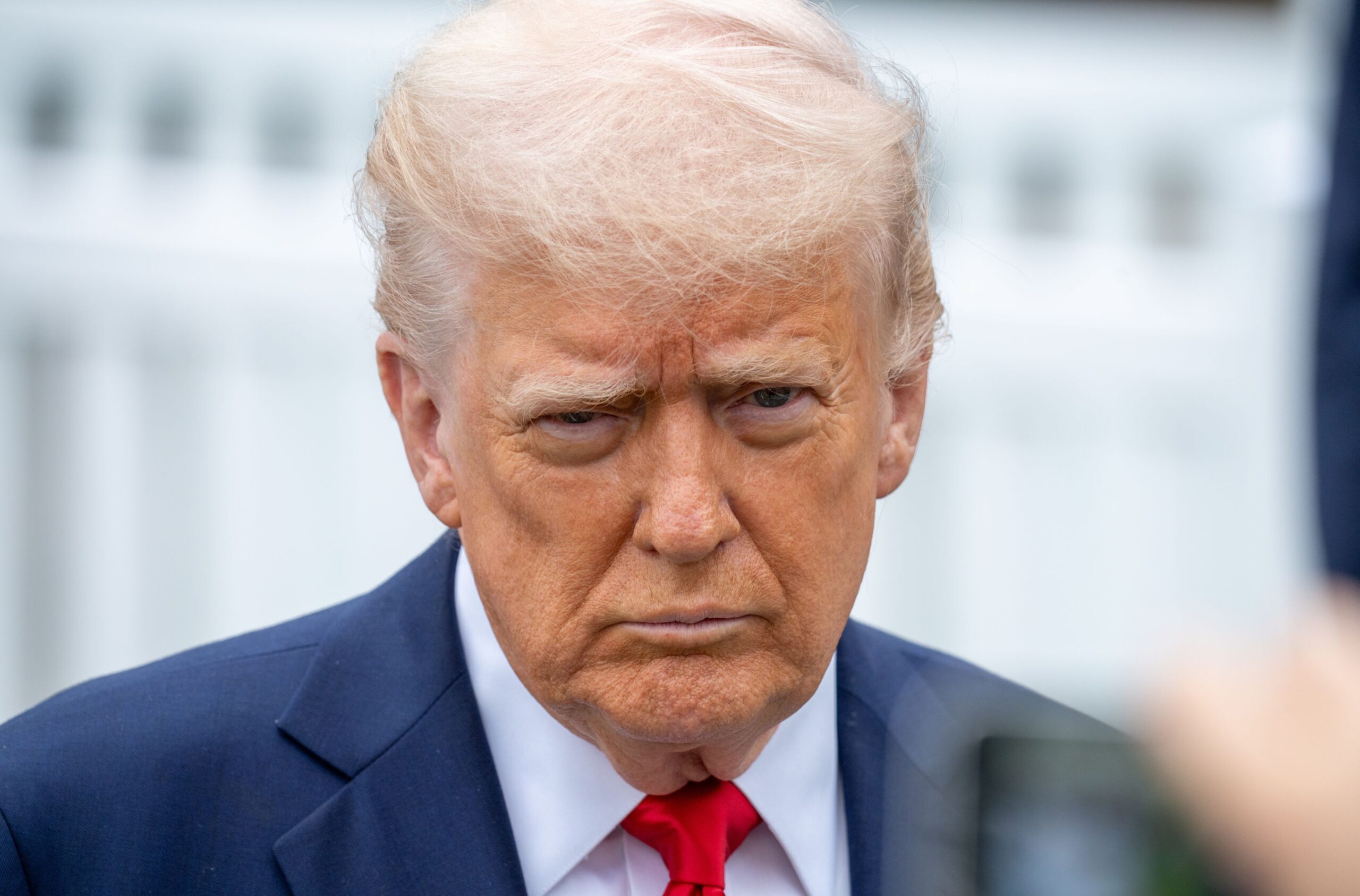 Îngrijorare majoră în rândul americanilor: aproape jumătate consideră SUA mai vulnérabile după deciziile militare ale președintelui Trump Tensiunile din Orientul Mijlociu și deciziile militare ale administrației americane continuă să stârnească preocupați în rândul cetățenilor americani