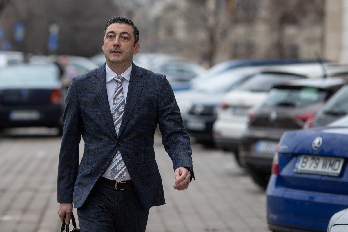 Procurorul general al României, controversat în fața CSM în vederea funcției de adjunct la DIICOT Secția pentru procurori a Consiliului Superior al Magistraturii a fost martorul unei prestații tensionate astăzi, în cadrul interviului pentru postul de procuror șef adjunct al DIICOT, cel mai disputat post din sistemul judiciar al României