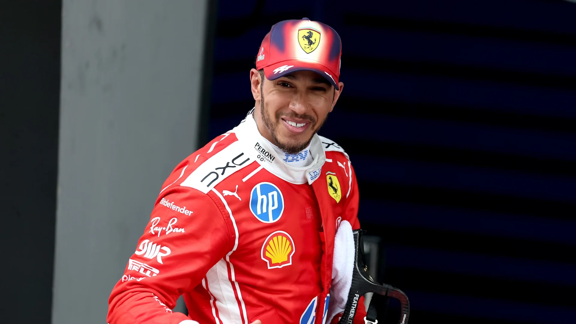 Lewis Hamilton a obținut primul său podium din acest sezon la Marele Premiu al Chinei, după o cursă palpitantă desfășurată pe circuitul de la Shanghai, fiind, de departe, cea mai memorabilă cursă pentru britanic în anul 2025