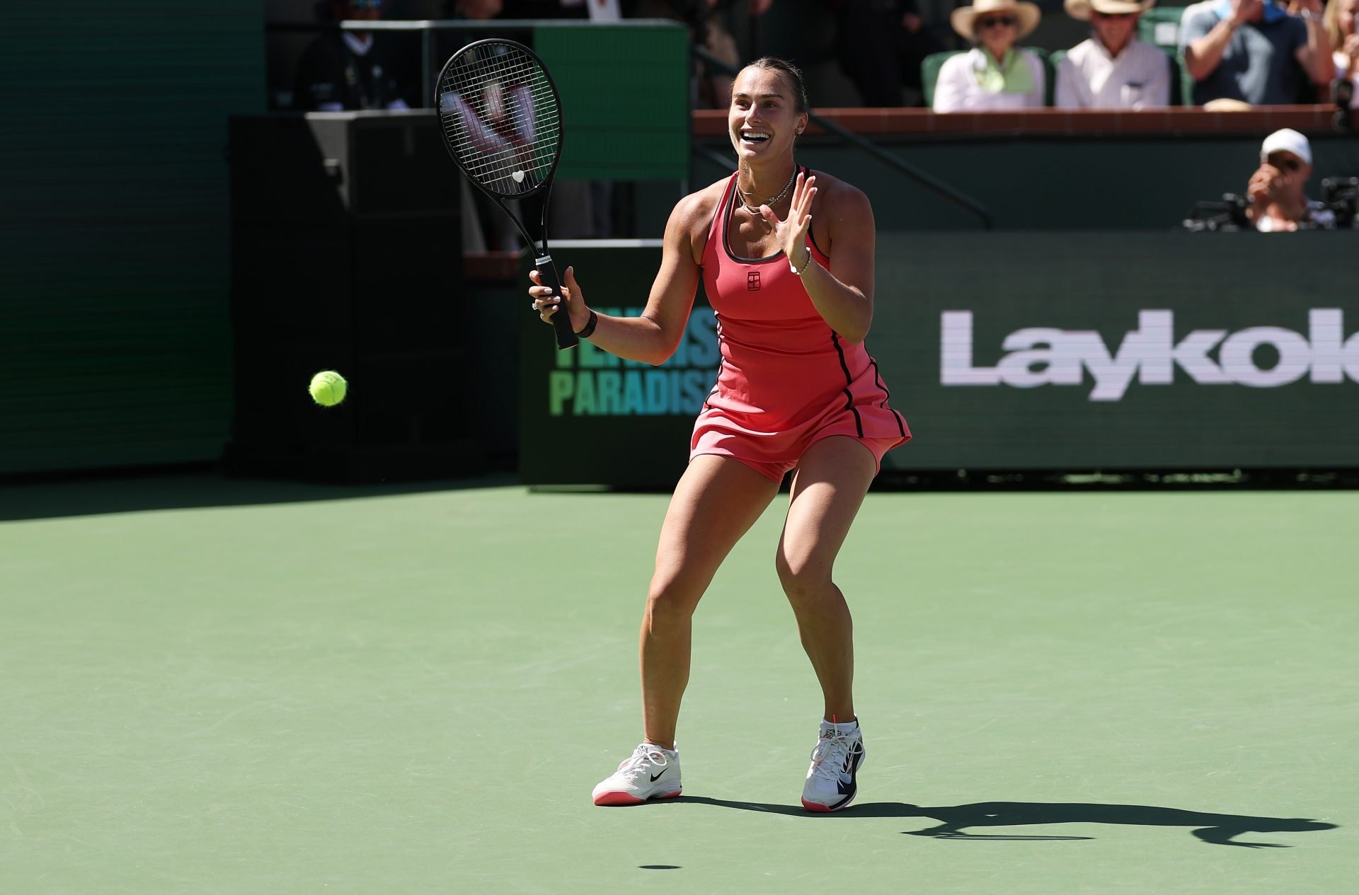 Aryna Sabalenka scrie o pagină memorabilă în istoria tenisului mondial, câștigând primul titlu la BNP Paribas Open după o finală dramatică în Indian Wells