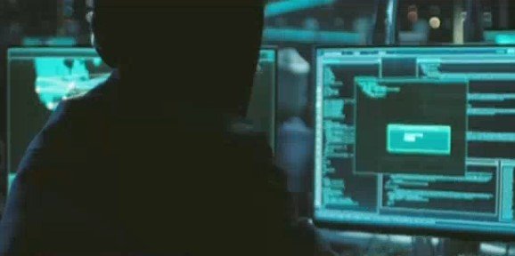 Cum au reușit hackerii să păgubească mulți români prin metoda “curierul”. De unde vin atacurile