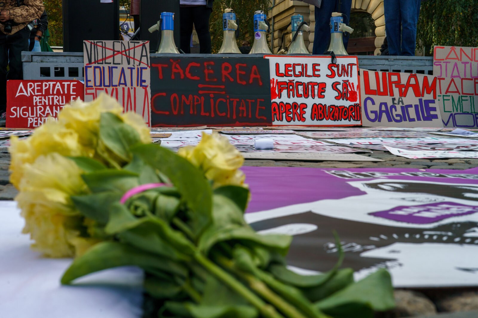 România face un pas major în lupta împotriva violenței de gen, recunoscând pentru prima dată în legislație fenomenul femicidului