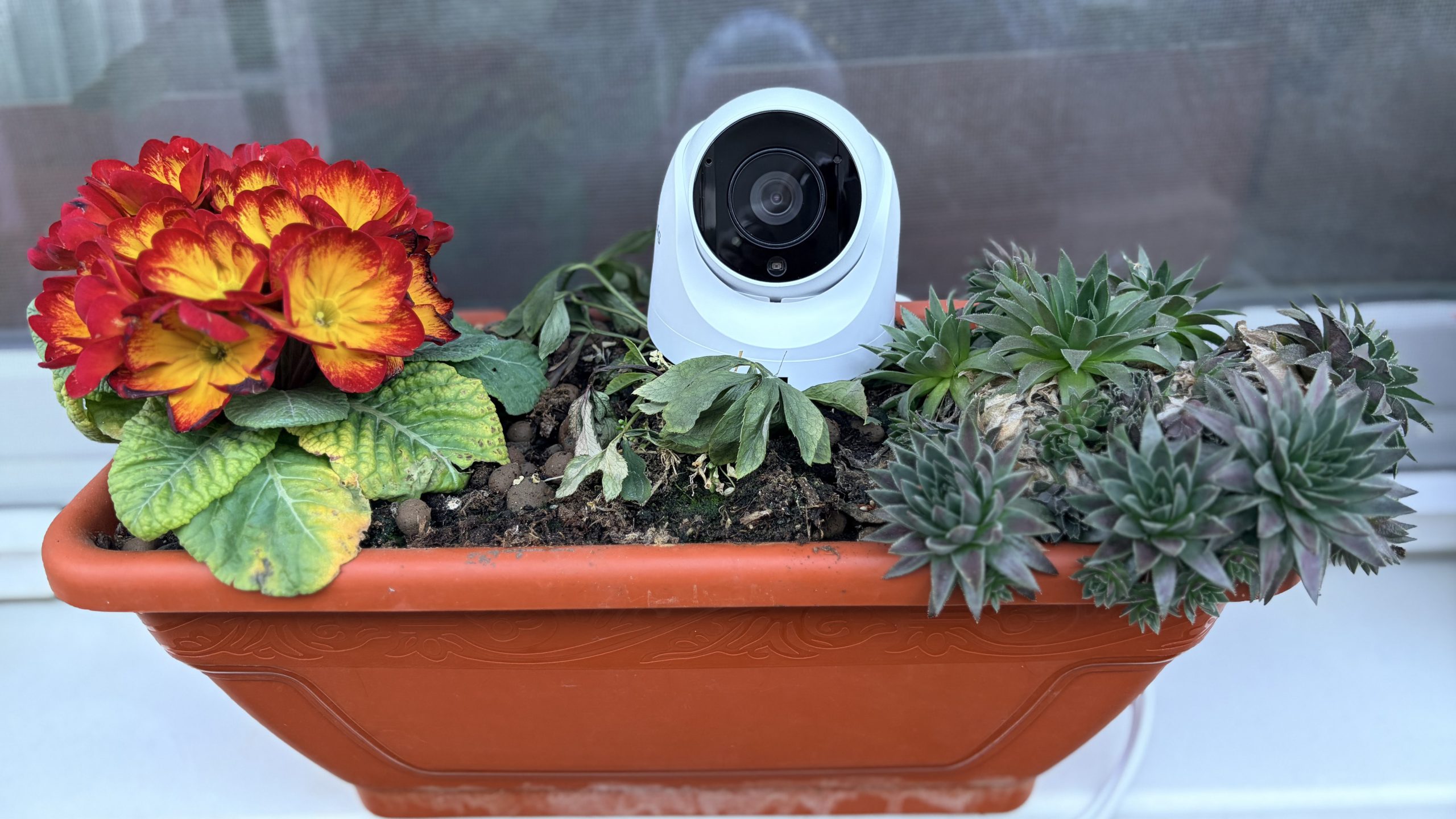 Roma, 27 martie 2023 – Într-o piață a securității digitale în plină expansiune, un nou dispozitiv promite să revoluționeze modul în care gestionăm și monitorizăm spațiile private și publice