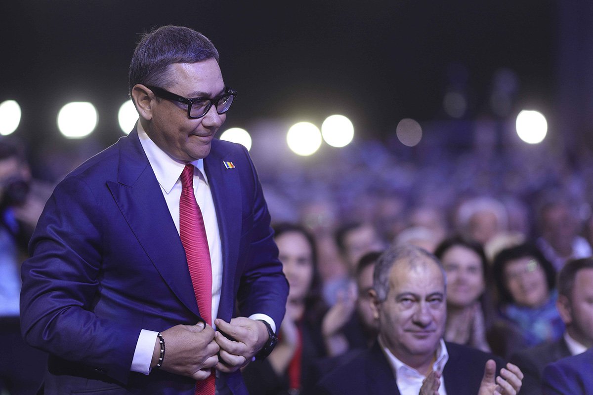 Scandalul repatrierii fiicei lui Victor Ponta: o nouă etapă a conflictului politic din România Situația tensionată din spațiul politic românesc a ajuns, din nou, în vizor, după ce fostul premier Victor Ponta a acuzat oficiali din conducerea diplomației române că ar fi intervenit pentru a împiedica întoarcerea fiicei sale din Dubai