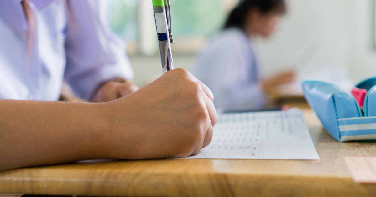 Elevii de clasele a XII-a și a XIII-a care au susținut proba scrisă la matematică în cadrul simulării examenului de Bacalaureat 2026 pot consulta acum baremul de corectare publicat de Ministerul Educației