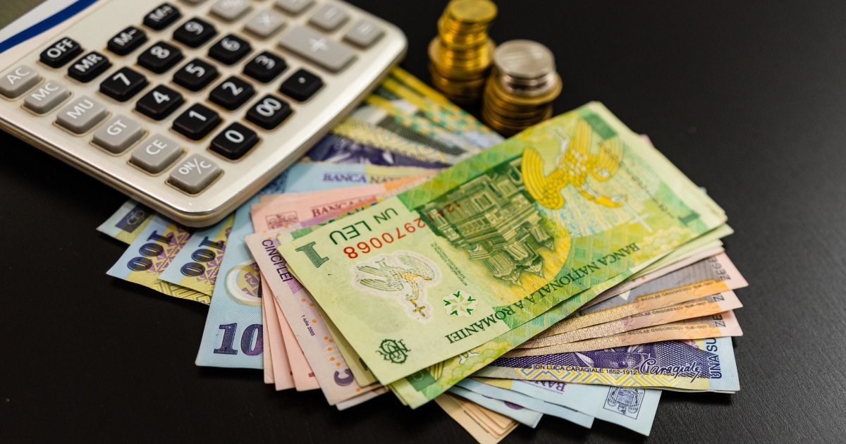Guvernul a decis joi majorarea salariului minim brut garantat în plată, de la 4.050 de lei la 4.325 de lei, începând cu 1 iulie 2026