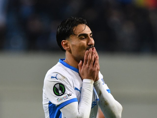 Stefan Baiaram strălucește pe Oblemenco, în ciuda incidentelor neplăcute din tribune Într-un sezon încă marcat de fluctuații, debutul lui Stefan Baiaram în ultimul meci al Universității Craiova a atras privirile și atenția publicului, în ciuda unui incident nefericit care a tulburat atmosfera pe Stadionul Oblemenco