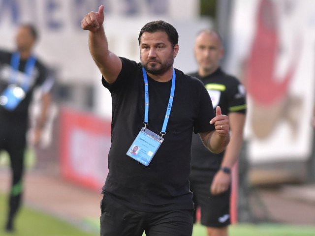 Marius Croitoru revine pe banca tehnică în Superliga României, semnând cu unul dintre cluburile de tradiție din campionat, o mutare care aduce un plus de experiență și stabilitate în wihng-ul formației