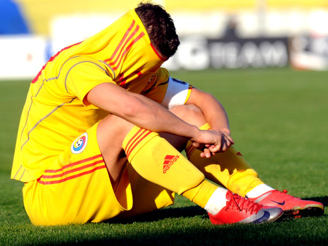 Dezastru pe planSportiv: fostul internațional român, revenire controversată după o pauză de cinci luni Ionel Popescu, fost jucător emblematic al naționalei de fotbal a României, a readus în discuție numele său după o pauză de mai bine de jumătate de an, anunțând oficial că va reveni în campionatul intern