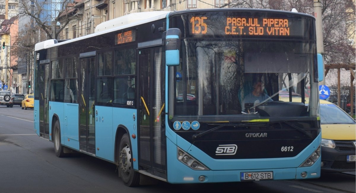 Transportul în București suferă modificări semnificative din cauza lucrărilor la infrastructură Începând cu 1 aprilie 2026, sistemul de transport public din București va fi supus unor schimbări importante, menite să gestioneze mai eficient traficul și, totodată, să acopere nevoile pasagerilor într-un context de lucrări de infrastructură