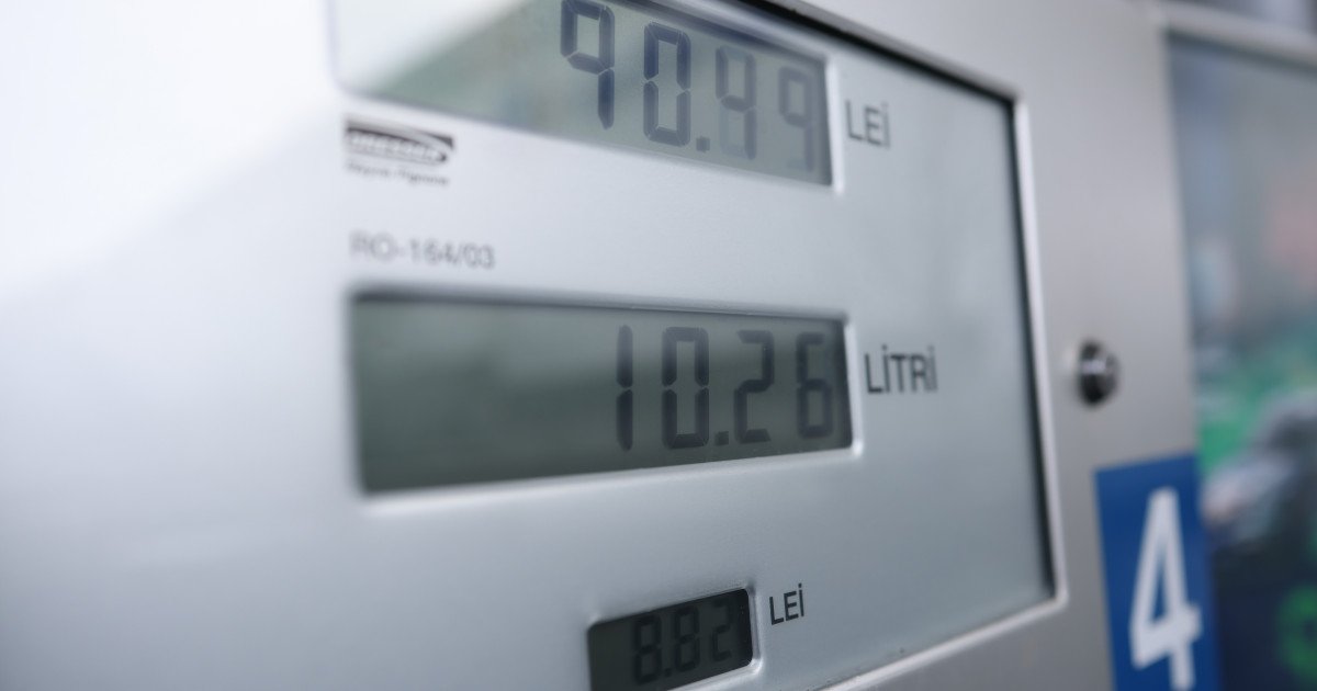 Guvernul român urmează să adopte, marți, o ordonanță de urgență menită să limiteze adaosul comercial practicat de lanțurile de distribuție și să declare situația de criză pe piața carburanților
