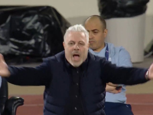 Coșmarul lui Șumudică: 10 înfrângeri în ultimele 14 meciuri – reacția antrenorului: „Jucăm din 3 în 3 zile” Antrenorul Marius Șumudică traversează cea mai dificilă perioadă a carierei sale, după o serie nefastă de rezultate pentru echipa sa, departe de a fi reușit să stabilească ritmul dorit în campionatul românesc și în competițiile europene