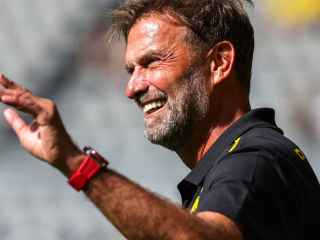 Jurgen Klopp neagă discuțiile cu Real Madrid, în timp ce zvonurile persistă De câteva săptămâni, numele lui Jurgen Klopp se află printre cele mai discutate subiecte din lumea fotbalului european