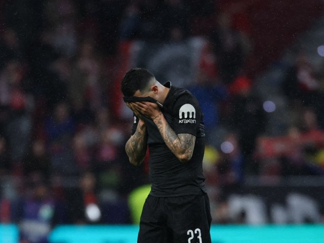 Pentru prima oară în aproape 144 de ani, echipamentul de top al industriei devine victima unui dezastru fără precedent, lăsând în urmă o situație de coșmar pentru echipa și sponsorii implicați