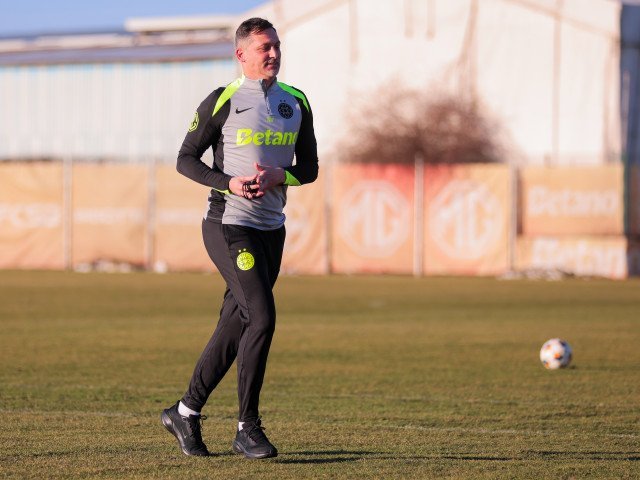 FCSB l-a debutat: înlocuitorul, pregătit din primul minut