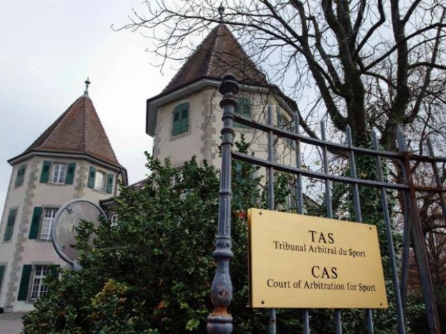 Curtea de Apel București a pronunțat joi decizia finală în cazul problemei financiare cu care se confruntă Clubul CFR Cluj, confirmând astfel că societatea pare să fie obligată să plătească suma de peste 300.000 de euro pentru datorii nerezolvate către Ana Maria Popa, cunoscută în lumea fotbalului sub numele de „Înțeleapta”