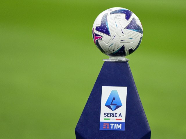 Un weekend plin de emoții pe stadioanele din Serie A și Serie B a adus surprize pentru iubitorii fotbalului italian, cu două rezultate care vor fi remarcate mult timp: victoria cerută de Juventus în deplasare împotriva unei formații de top, și egalul echipei lui Cristi Chivu, Inter Milano, în confruntarea cu Atalanta, meci în care românul a avut parte de o eliminare controversată