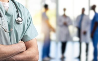 Pedepse mai dure pentru agresiuni asupra medicilor, protecție similară cu polițiștii