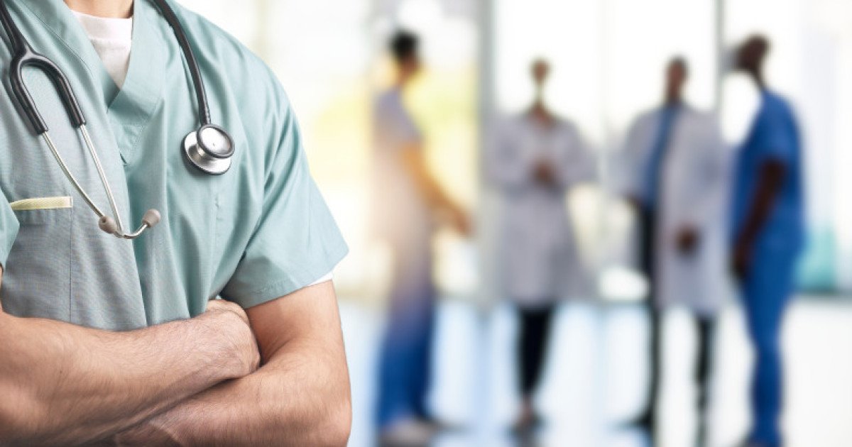 Proiect de lege pentru protejarea cadrelor medicale în cazul agresiunilor, similar cu protecția polițiștilor și militari Un proiect de lege propus recent în Parlamentul României vizează înăsprirea pedepsei pentru agresiunile împotriva cadrelor medicale, într-un context în care aceste victime ale violenței se confruntă tot mai des cu acte de brutalitate