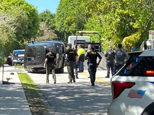 Tiger Woods a avut un accident grav: legenda golfului s-a răsturnat cu mașina