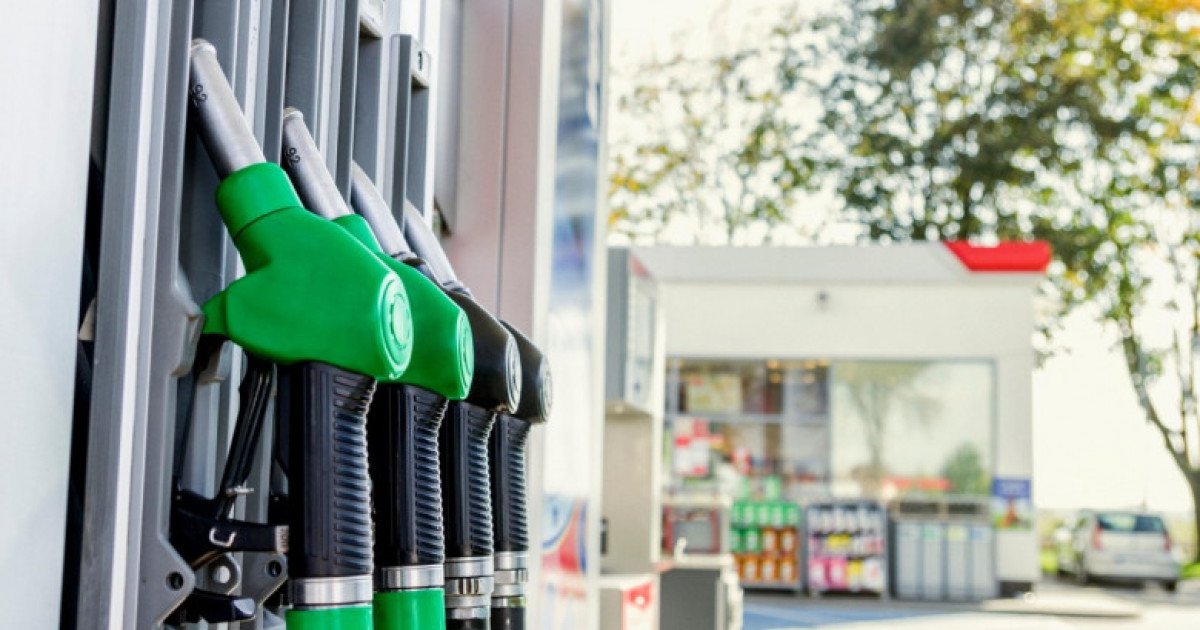 Deși motorina se apropie de pragul de 10 lei pe litru, Guvernul român a exclus până acum introducerea unei plafonări a prețurilor carburanților