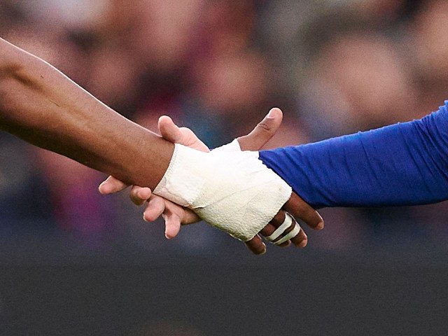 Unul dintre cele mai spectaculoase și costisitoare transferuri din istoria fotbalului moderne s-a conturat în aceste zile, odată cu anunțul oficial al mutării unui jucător de elită, pentru suma impresionantă de 250 de milioane de euro