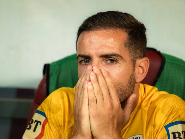 Șoc la CFR Cluj: Chipciu, surprins de transferul făcut de U Cluj și „și-a pus mâinile în cap” Transferul recent realizat de Universitatea Cluj a stârnit un val de reacții în rândul fotbalului românesc, iar unul dintre cei mai dezamăgiți a fost Alexandru Chipciu