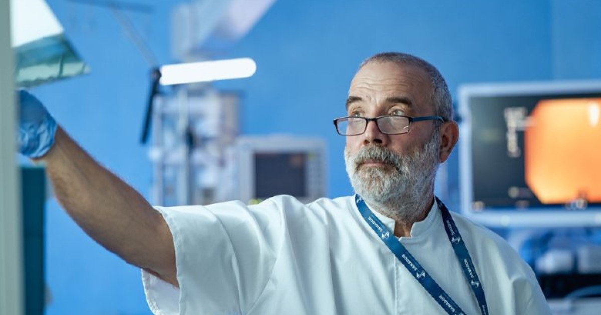 Progresele tehnologice din domeniul medical au transformat radical modul în care sunt diagnosticate și tratate afecțiunile gastrointestinale, punând la dispoziția pacienților metode mai puțin invazive, mai sigure și cu recuperare mult mai rapidă