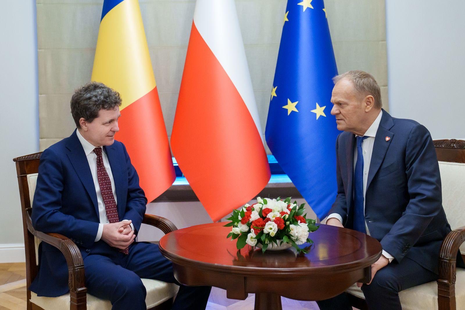 Președintele României, Nicușor Dan, efectuează în aceste zile o vizită oficială în Polonia, în contextul tensiunilor crescute din regiune și al eforturilor de consolidare a unui parteneriat strategic între cele două țări