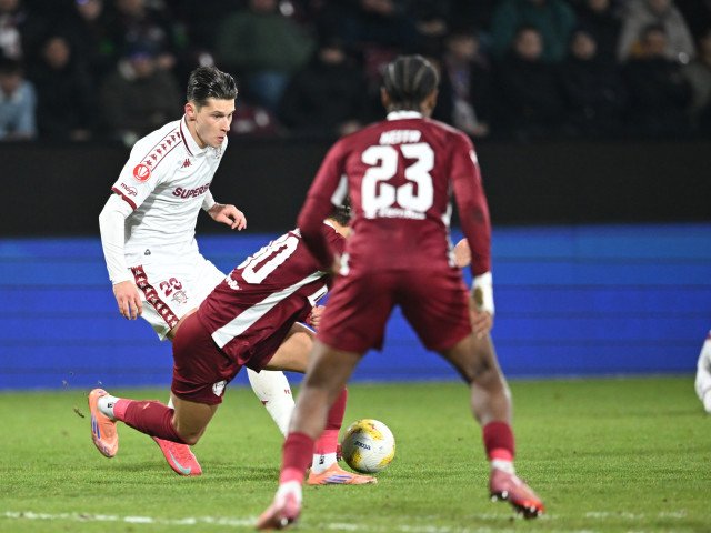 Un duel extrem de important pentru poziția în clasament se va desfășura azi seară în Gruia, unde CFR Cluj va întâlni Rapid București într-un meci care poate avea consecințe directe asupra luptei pentru titlul de campioană a Ligii I