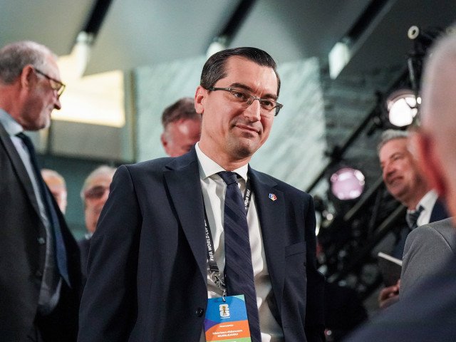 Răzvan Burleanu, președintele Federației Române de Fotbal, a lăsat nesigură poziția actualului selectioner al naționalei, Mircea Lucescu, după meciul cu Turcia din preliminariile Campionatului European