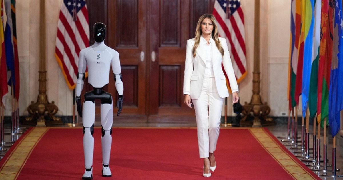 Melania Trump, în centrul unei prezentări spectaculoase cu un robot humanoid la Washington La Washington, primă-doamna fostă a Statelor Unite a marcat o premieră în cadrul unui eveniment de anvergură dedicat educației digitale