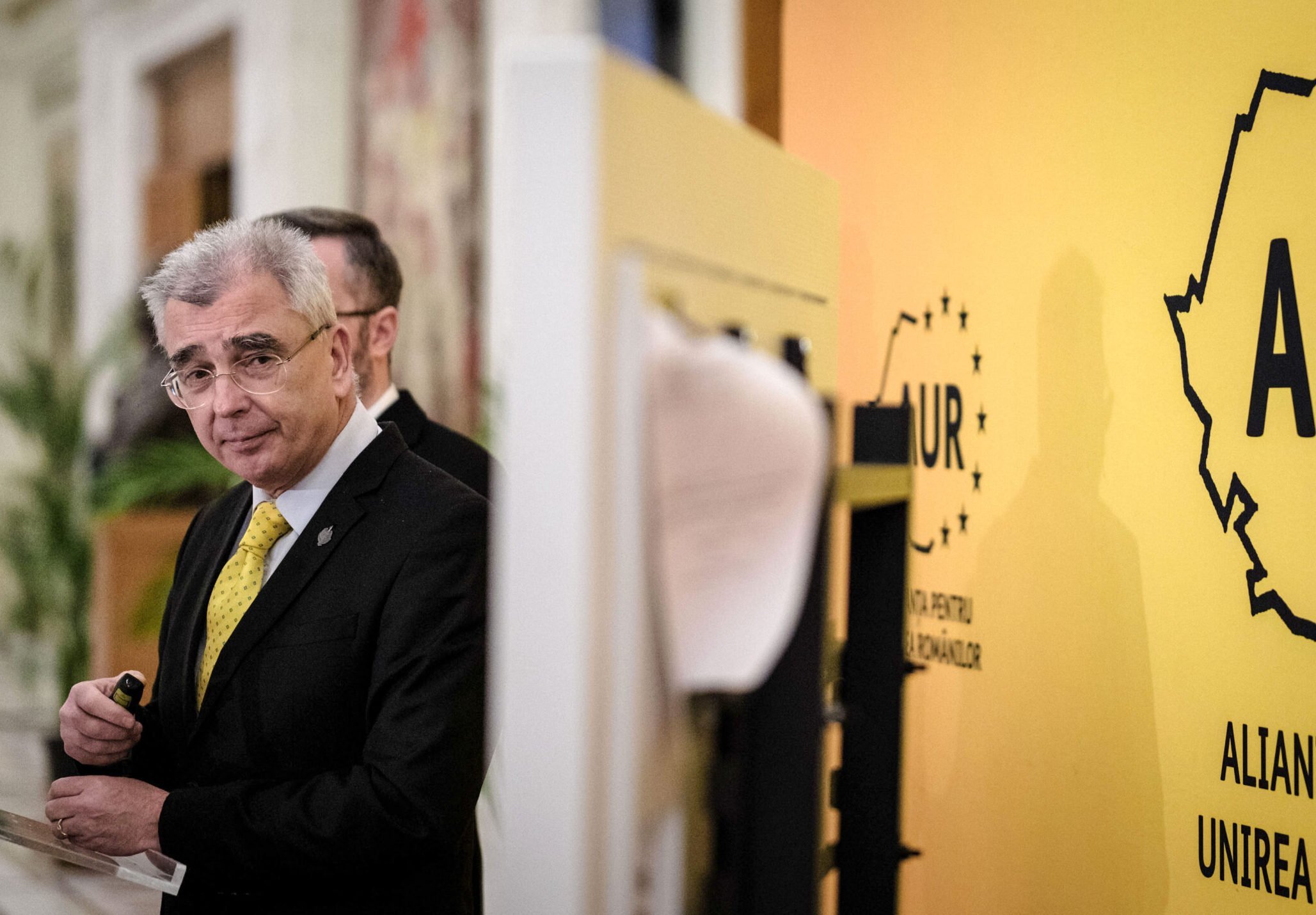 AUR lansează un nou atac la adresa PSD, invocând criza economică și tensiunile globale Petrișor Peiu, președintele Consiliului Național al partidului extremist AUR, a făcut recent noi declarații dure împotriva PSD, acuzând partidul de întreținerea unei crize economice grave, într-un context internațional marcat de războiul din Iran și tensiuni geopolitice evidente