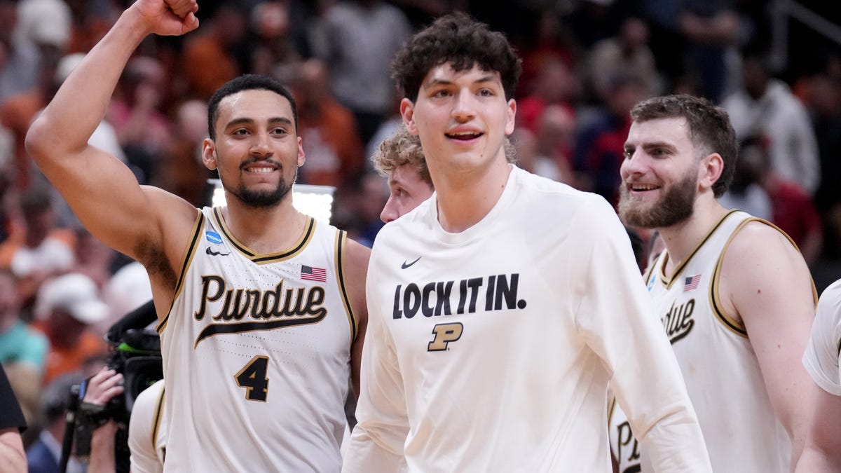 Purdue basketball fan reactions to Trey Kaufman-Renn March Madness shot