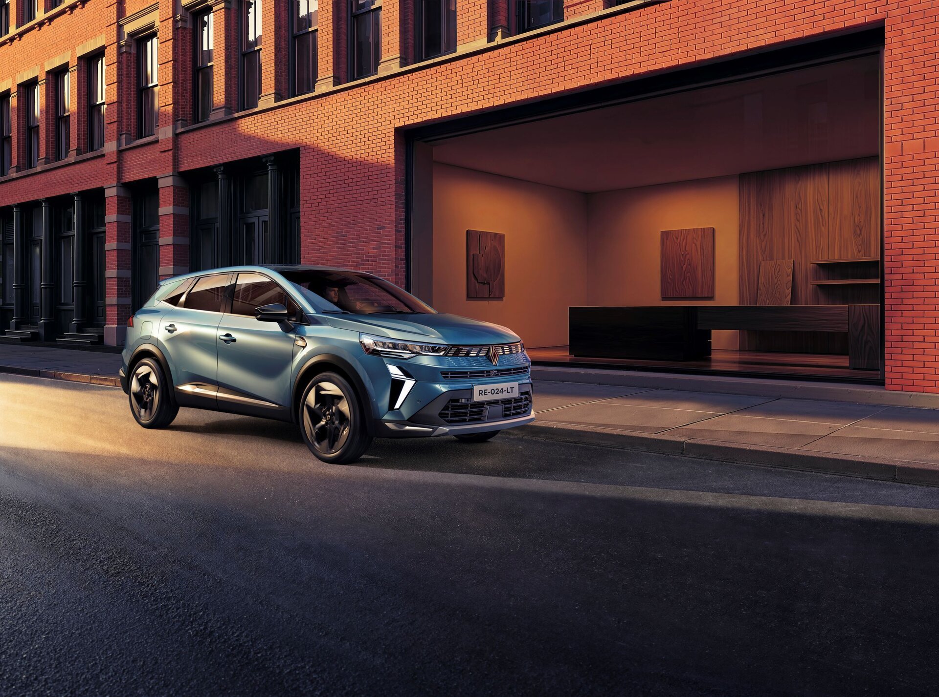 Renault introduce în România o variantă mai economică și ecologică a popularului model Symbioz, disponibilă acum și cu motorizarea bi-carburant Eco-G 120 (benzina/GPL)