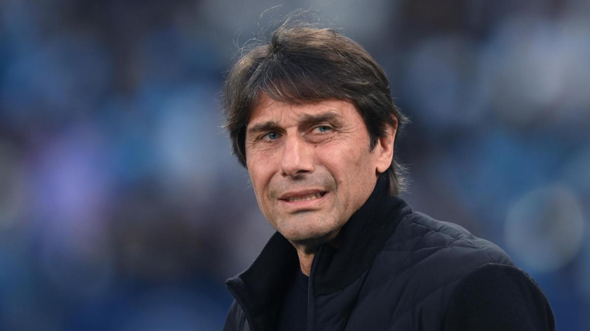 Napoli, Conte: "Straordinario rimanere tra le prime nonostante l