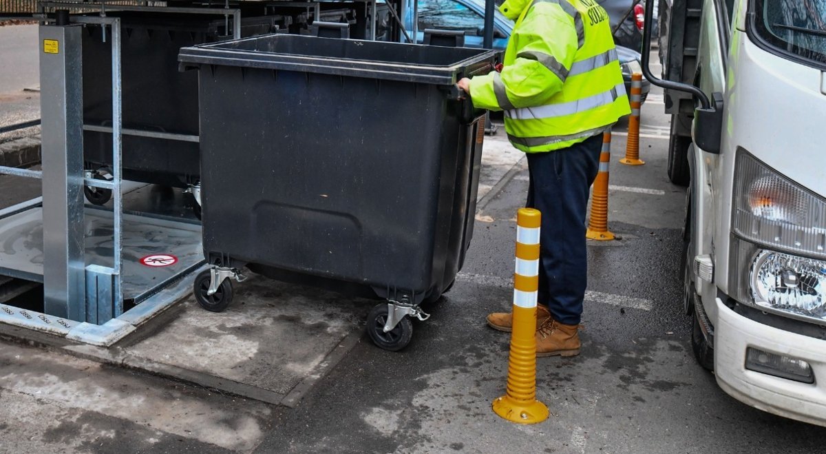 Sectorul 6 din București a trecut printr-o schimbare semnificativă în modul de gestionare a deșeurilor menajere, odată cu implementarea unei măsuri menite să eficientizeze serviciile de salubritate și să reducă impactul asupra mediului