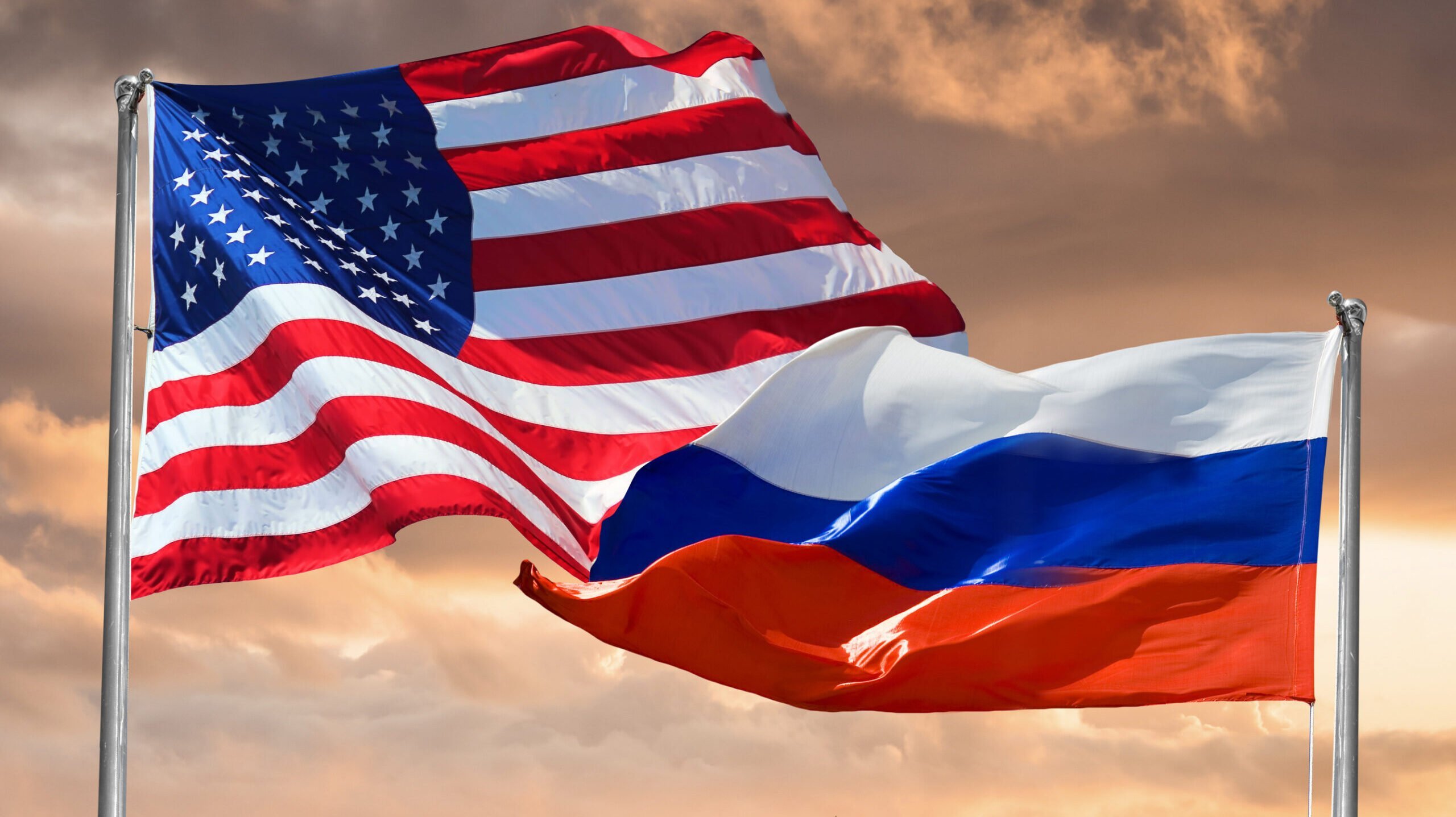 Dezbatere pe scena geopolitică: SUA acordă Indiei o derogare critică pentru importurile de țiței rusesc Decizia recentă a Washingtonului de a oferi Indiei o derogare pentru achizițiile de petrol rusesc a stârnit controverse în cadrul comunității internaționale, ridicând întrebări despre implicarea politicii economice în contextul sancțiunilor impuse Moscovei
