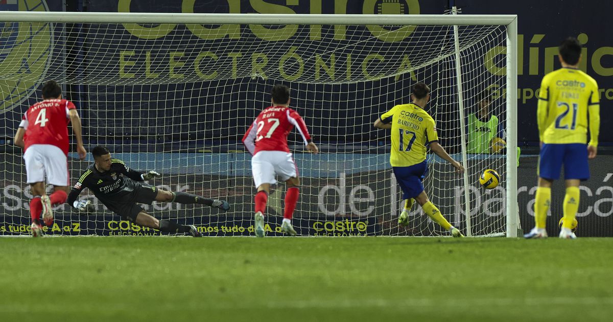 Salão de Barbero abriu cedo, mas não teve Lee(gação) aos pontos