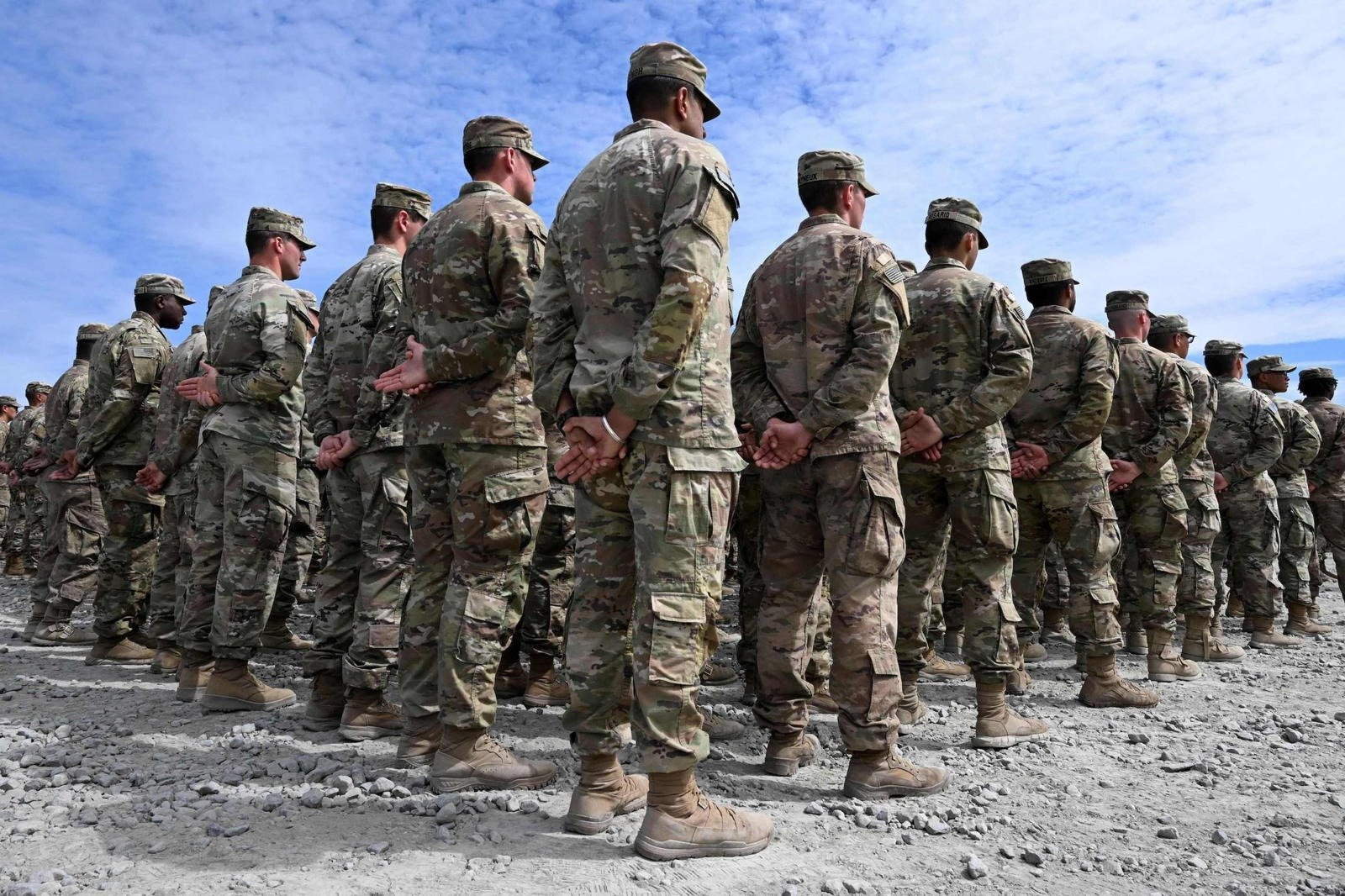 China rămâne puterea dominantă în domeniul militar în 2026, depășind SUA și alte state Într-un clasament recent care analizează cele mai puternice forțe militare ale lumii, China își păstrează poziția de lider incontestabil, fiind considerată cea mai mare armată la nivel global pentru anul 2026