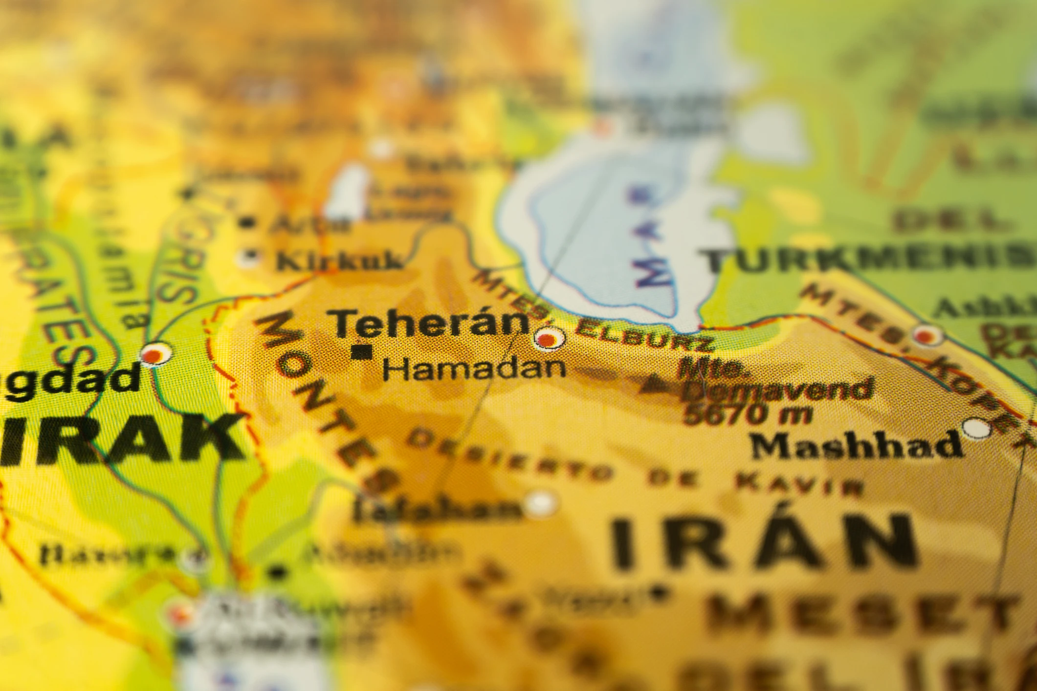 Criza din Iran prinde conturul unui conflict de durată, cu efecte ce riscă să influențeze nu doar scena regională, ci și economia globală