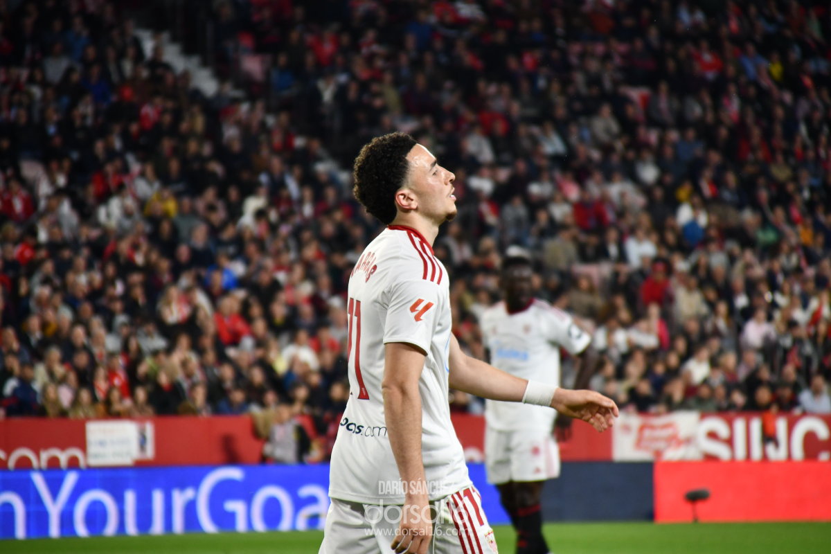Sevilla FC și Valencia CF au încheiat sâmbătă etapa a 29-a din La Liga cu o partidă tensionată, care s-a desfășurat pe stadionul Ramón Sánchez-Pizjuán