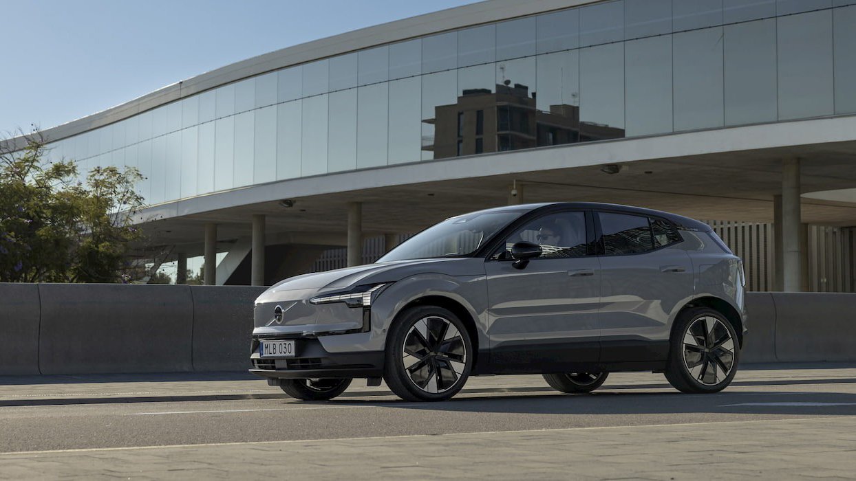 Volvo recheamă peste 40.000 de SUV-uri electrice din întreaga lume, din cauza unui risc de incendiu ce pare să fie legat de sistemul de încălzire a bateriei