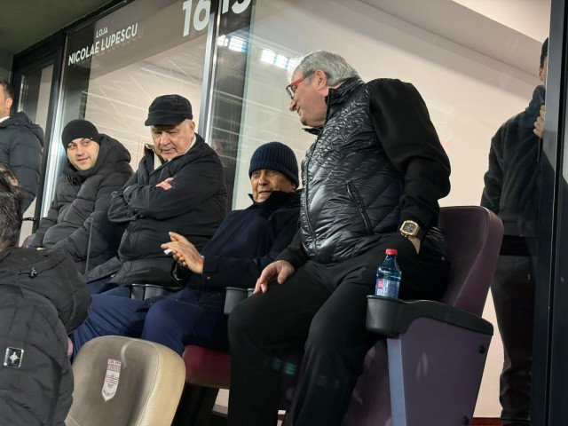 Mircea Lucescu, legendara figură a fotbalului românesc și un antrenor cu un statut de legendă, s-a întors recent pe arena Giulești, după o săptămână tumultoasă care a marcat o mutare neașteptată în cariera sa oprite de evoluțiile intense ale clubului Rapid București
