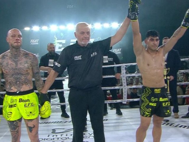 Bătălie pe cinste la Elite Fighting Championship: Mardiaș dedică victoria mamei sale într-un moment emoționant După o luptă palpitantă și intensă, luptătorul român Mardiaș a reușit să câștige o victorie de răsunet la prestigiosul eveniment Elite Fighting Championship, demonstrând nu doar forță fizică, ci și o inimă plină de emoții și recunoștință