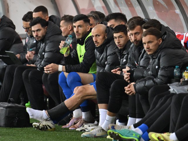 Vlad Chiricheș, surprins în stare de șoc și cu fața transfigurată după accidentarea suferită în timpul meciului dintre FCSB și un adversar din play-off-ul recent al Ligii 1, a reușit să spargă tăcerea după ce a petrecut aproape două luni departe de teren