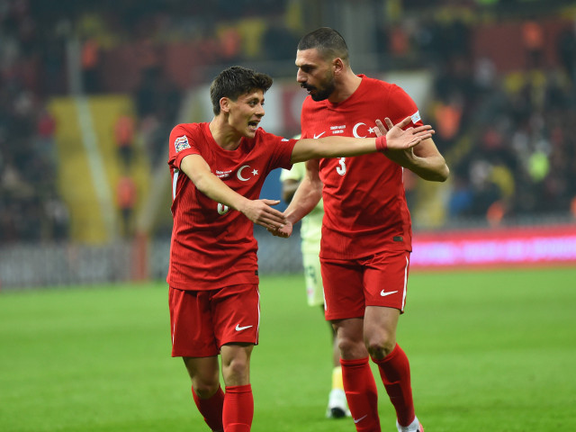 O veste neplăcută zdruncină acum puternic tabăra naționalei de fotbal a României, pe măsură ce ultimele testări medicale au confirmat o nouă accidentare în lotul turcilor, escaladând astfel incertitudinea privitoare la forma de concurs a adversarilor din următoarea confruntare