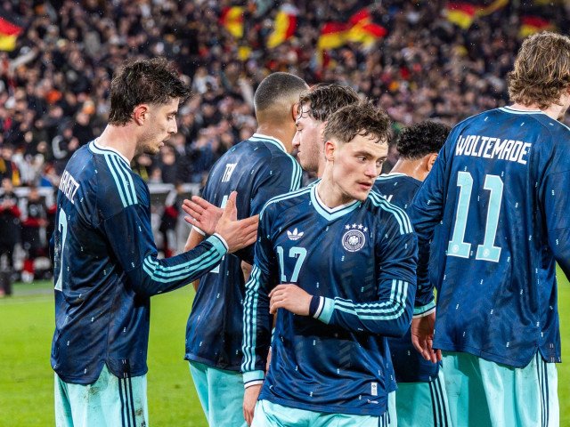 Naționala Germaniei și Ghana au remizat, scor 1-1, într-un meci amical disputat miercuri, un duel ce a oferit un verdict incert și a reflectat tonul pregătirilor pentru viitoarele competiții internaționale