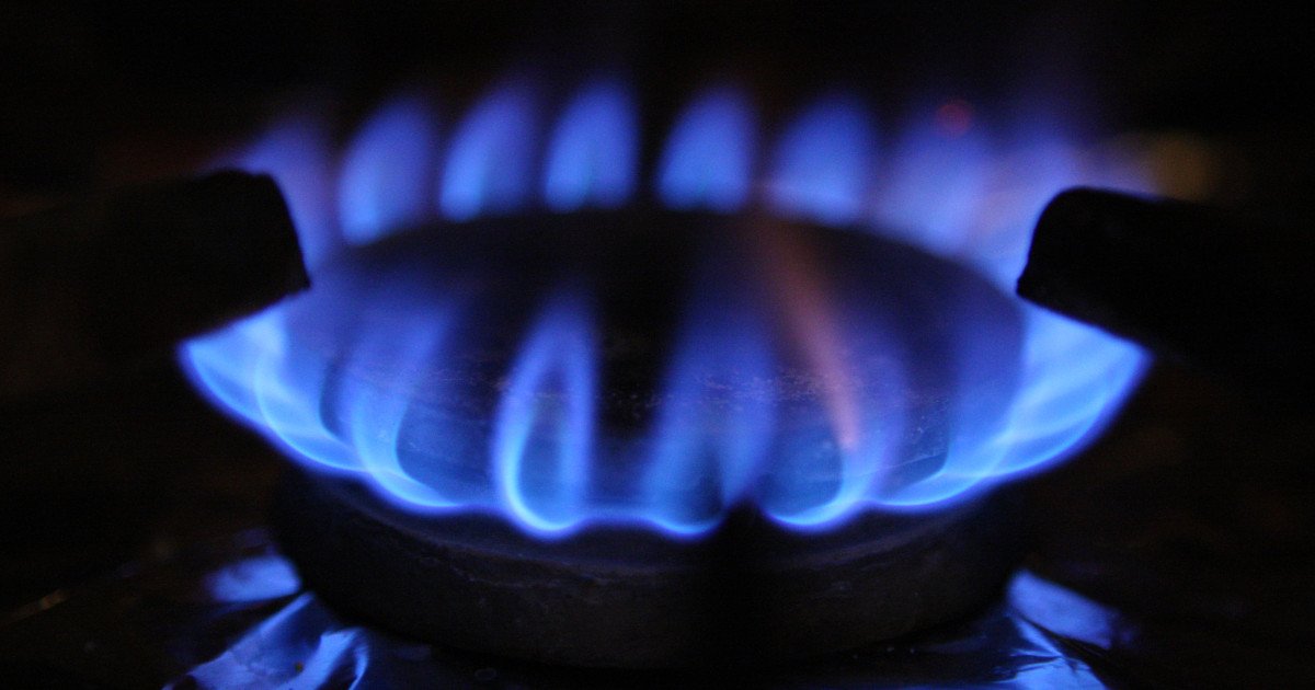 Guvernul ro­mân a aprobat, miercuri, o măsură excepțională pentru a gestiona criza prețurilor la gaze naturale, prelungind intervenția statului pe piața pentru consumatorii casnici până la finalul lunii martie 2027