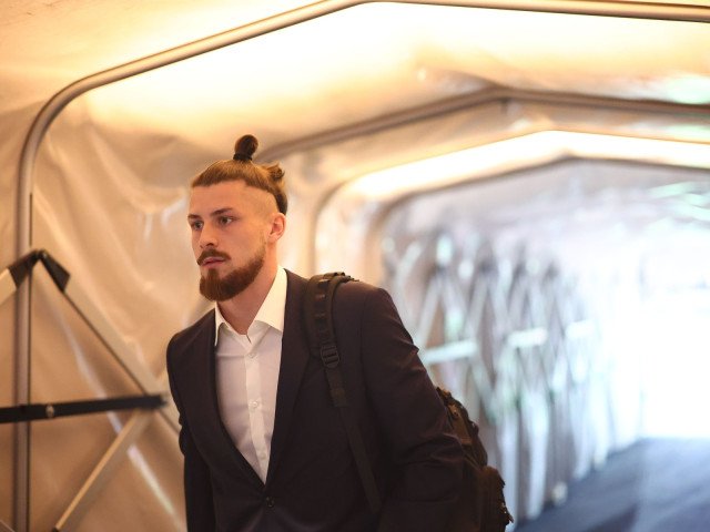 Tottenham vrea minunea în returul cu Atletico Madrid, după o înfrângere drastică în tur După un tur de calificare dramatic, Tottenham Hotspur se pregătește pentru un meci cu maximum de tracțiune în urmă cu puține ore, sperând să revină în tie-break-ul din Liga Campionilor cu o victorie în fața celor de la Atletico Madrid